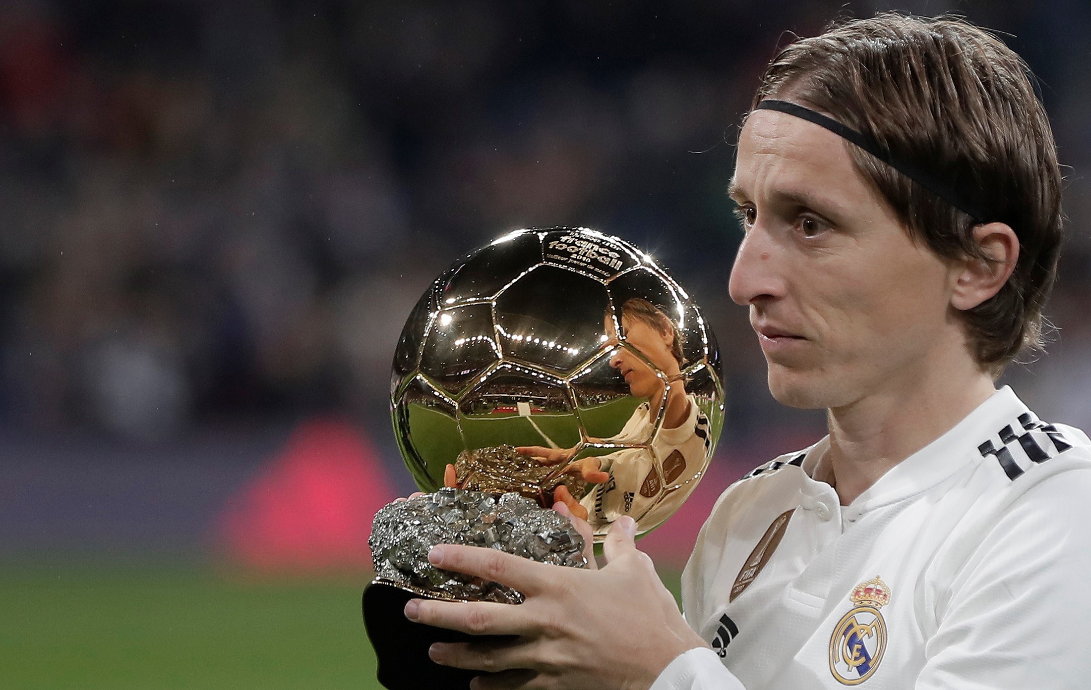 NBA：马刺惨遭连败 文班亚马表现亮眼