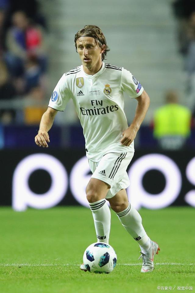 曼城主场对阵桑德兰，主场优势明显，福登状态火热，预计全取三分。