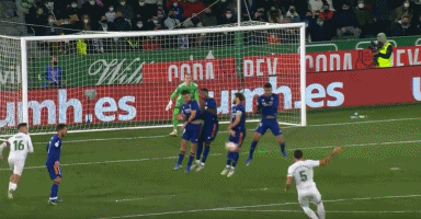 美媒：森林狼对欧文有意，爱德华兹本人支持这一举措